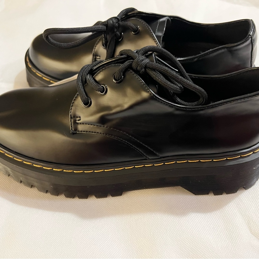 Platform Loafers tie up NWT individually wrapped gorgeous black shoes - Picture 4 of 9